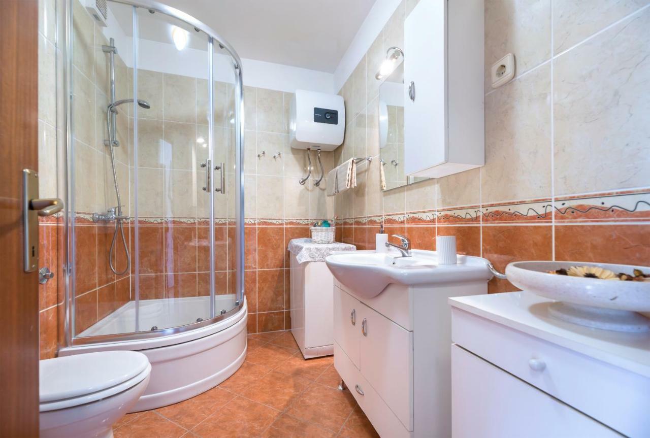 Apartment Kristina, Comfortable And Close To The Center Split Exteriér fotografie